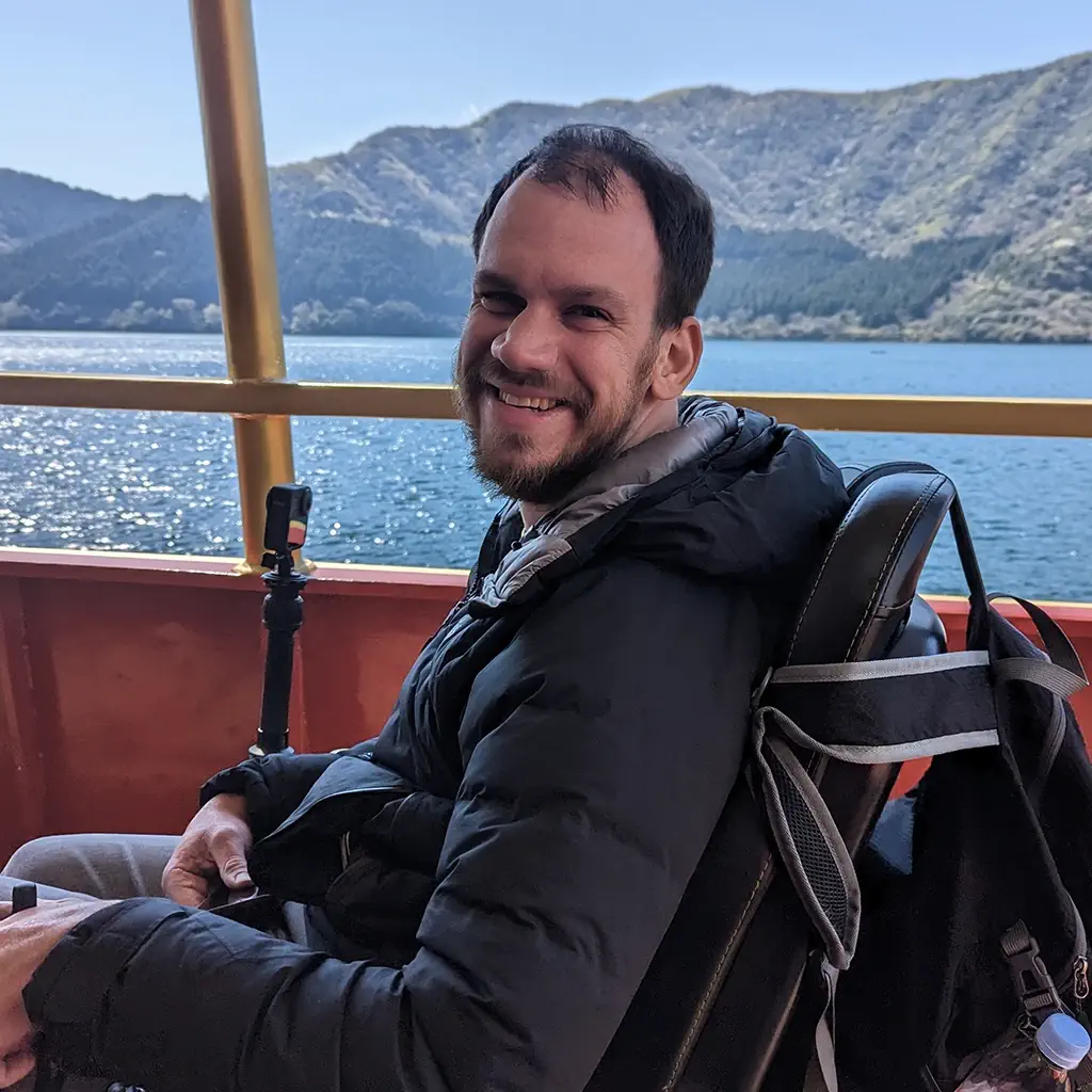 square-section-right-alex-travel-00