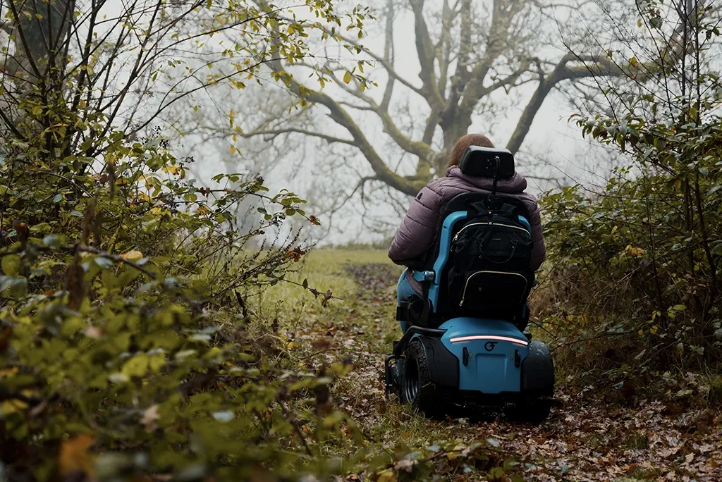 series-5-powerchair-woman-in-park
