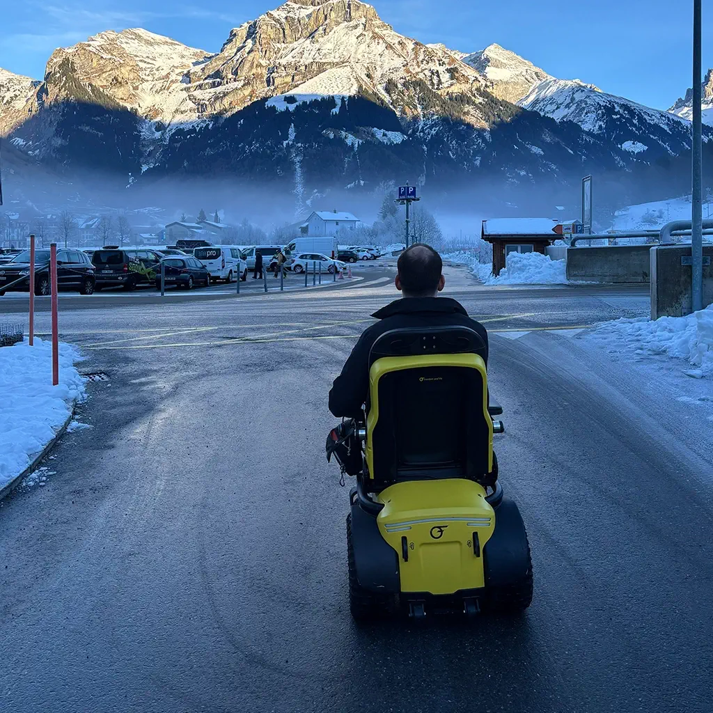 freedom-one-life-powerchair-terrains-road